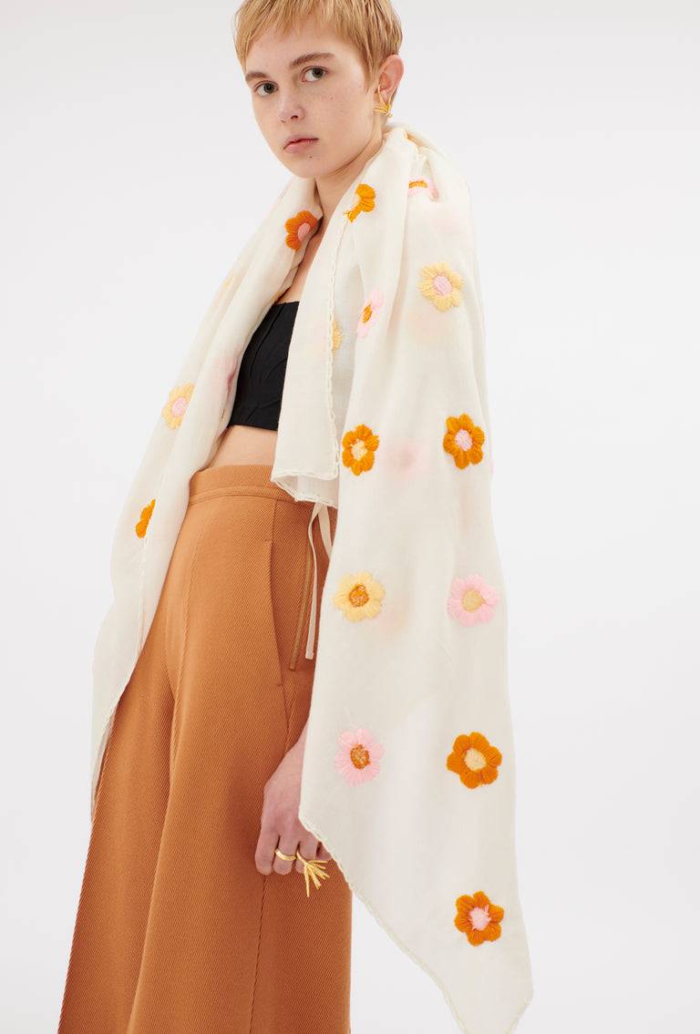 Odeeh Hand Embroidered Daisies Schal, Candy Saisonale Angebote
