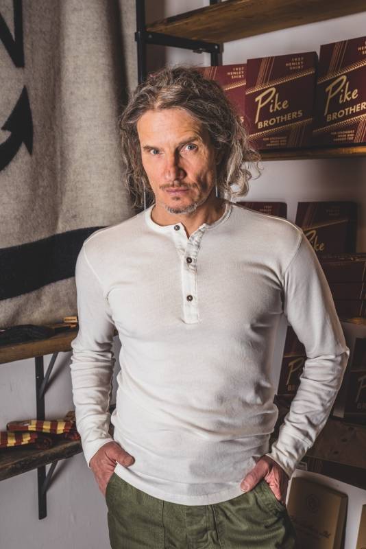 Pike Brothers 1927 Henley Shirt long sleeve fog brown Neueste Stile