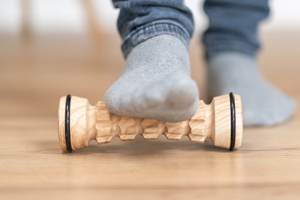 Schupp Fußmassage-Roller aus Holz Neueste Mode