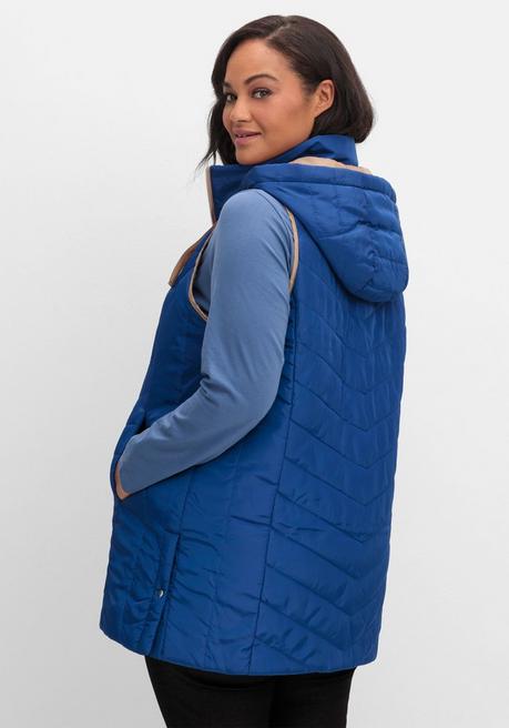 sheego Steppweste mit Kapuze und Kontrastdetails - royalblau sheego Neuheiten