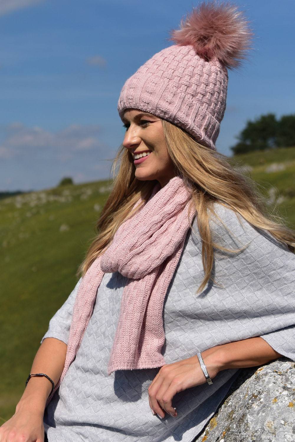 Stylebreaker Strick Schal mit Flecht Muster Osterangebot