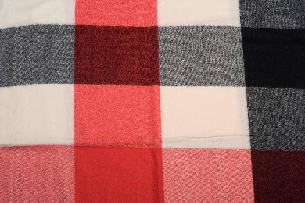 Stylebreaker Weicher karierter Schal mit Fransen Blitzangebot