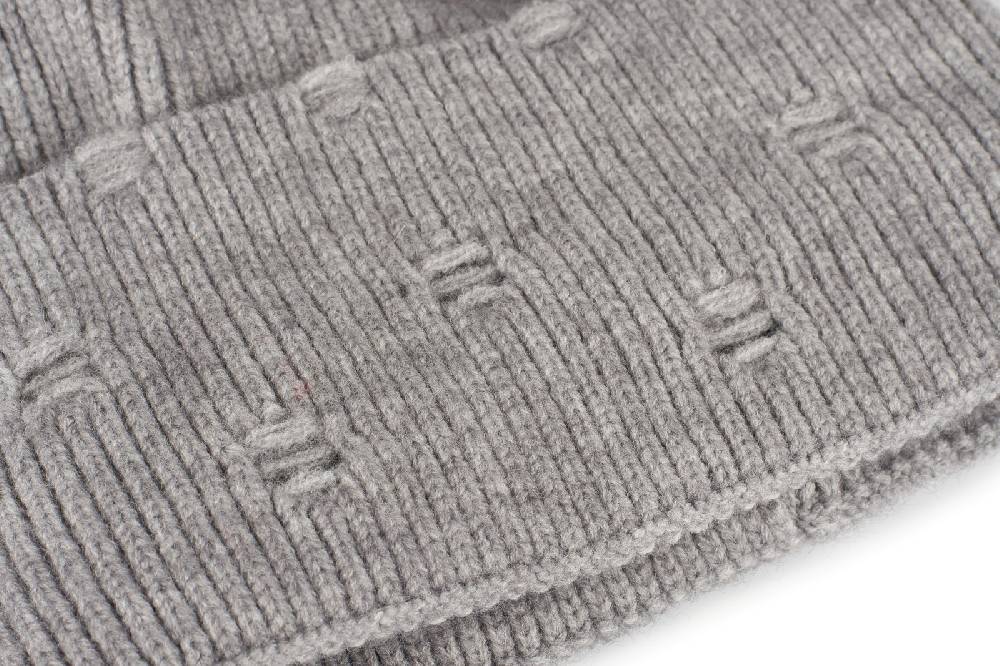 Stylebreaker Strickmütze mit Rippenmuster und Rissen Große Rabatte