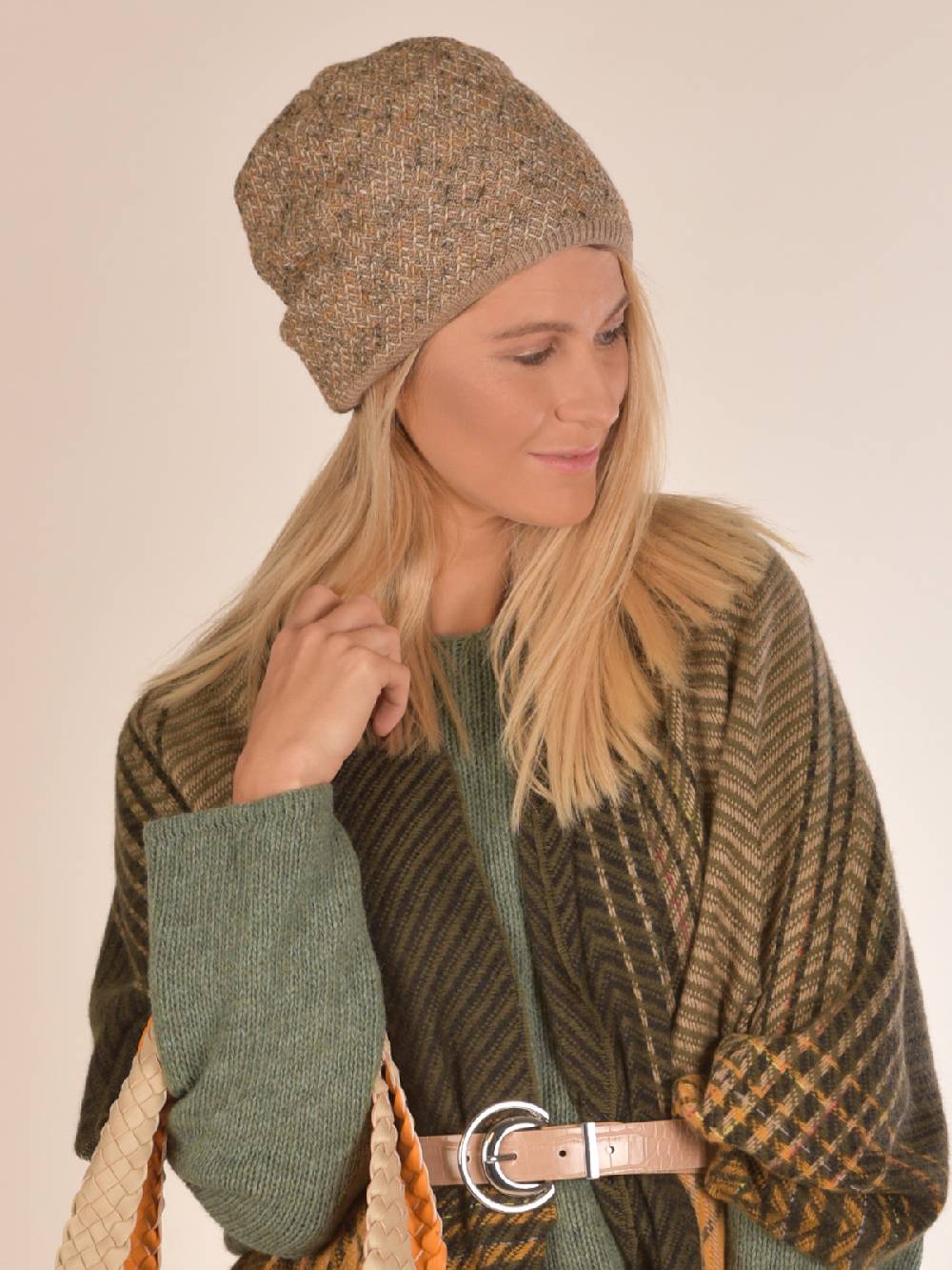 Stylebreaker Strick Beanie Mütze Dreieck Bunt mit Thermo-Fleece Saisonale Angebote