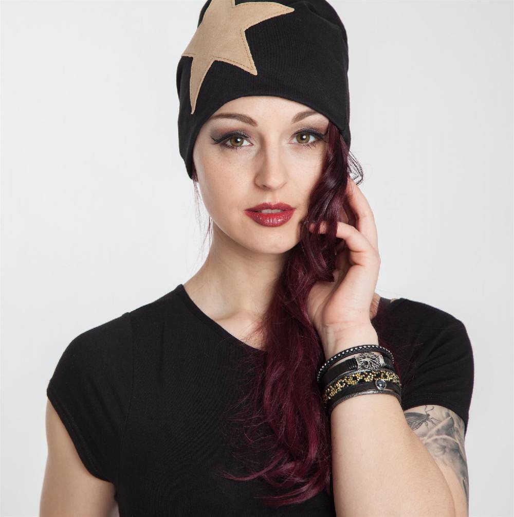 Stylebreaker Beanie mit aufgenähtem Kunstleder Stern Angebote