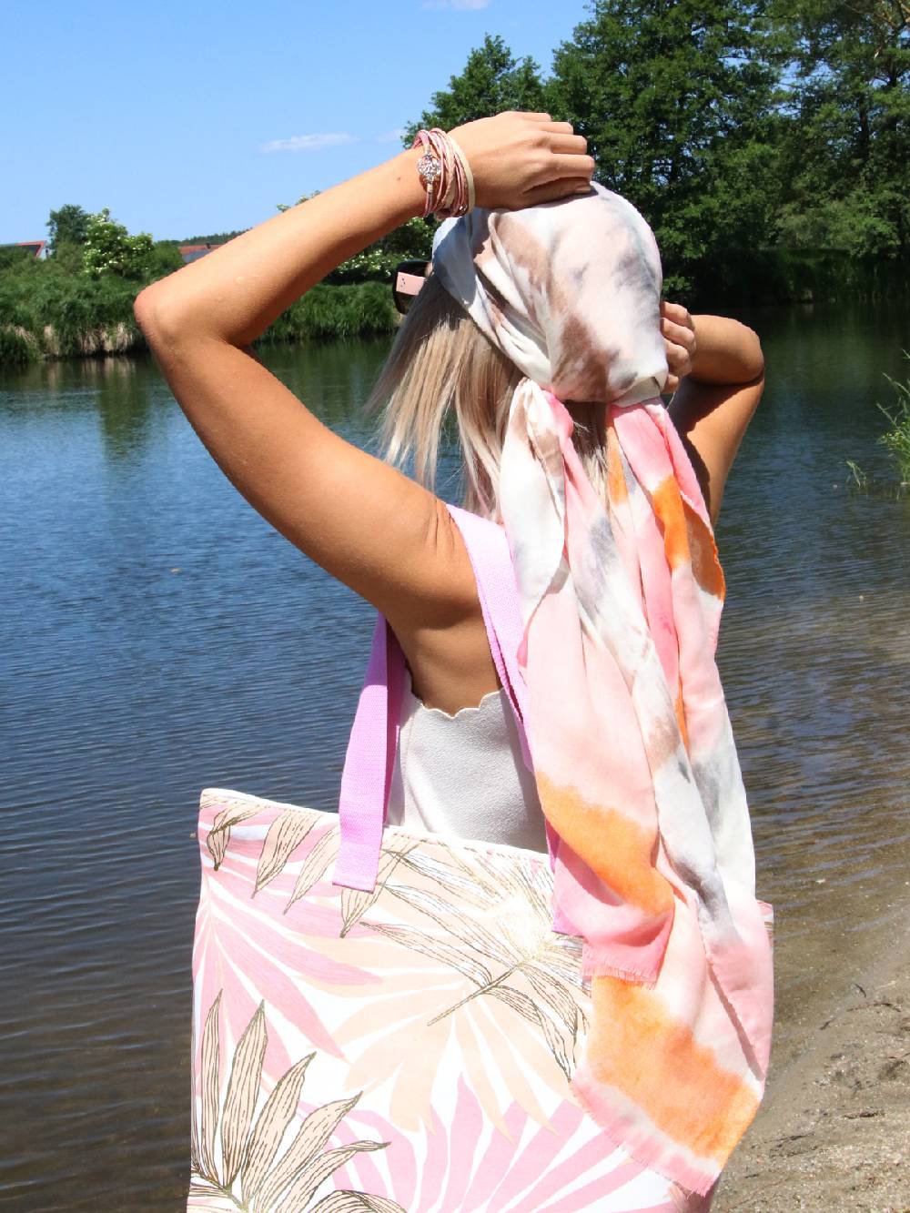 Stylebreaker Schal mit Batik Streifen Muster Letzte 3 Tage