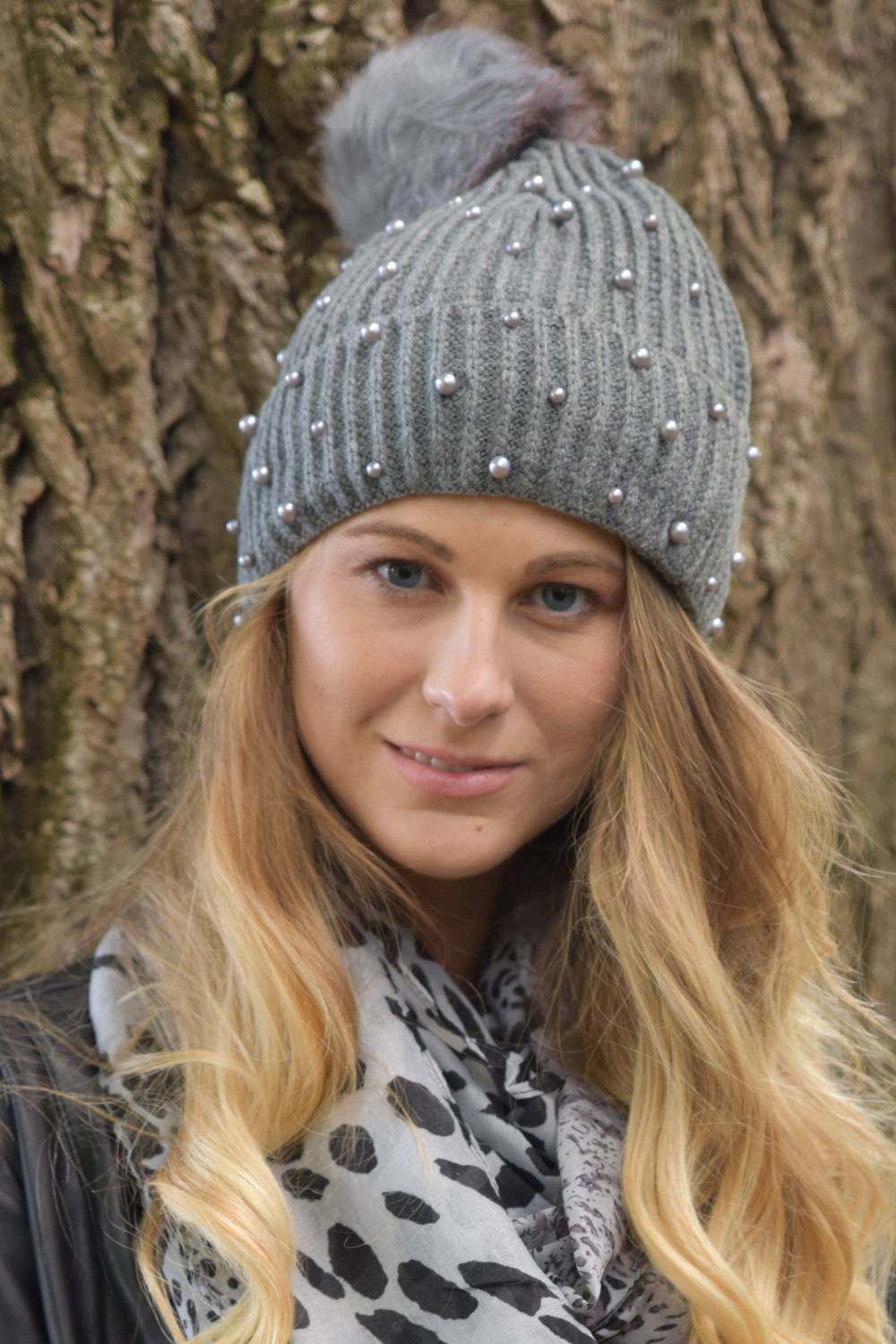 Stylebreaker Strick Bommelmütze mit Perlen und Fleece Futter zollfrei