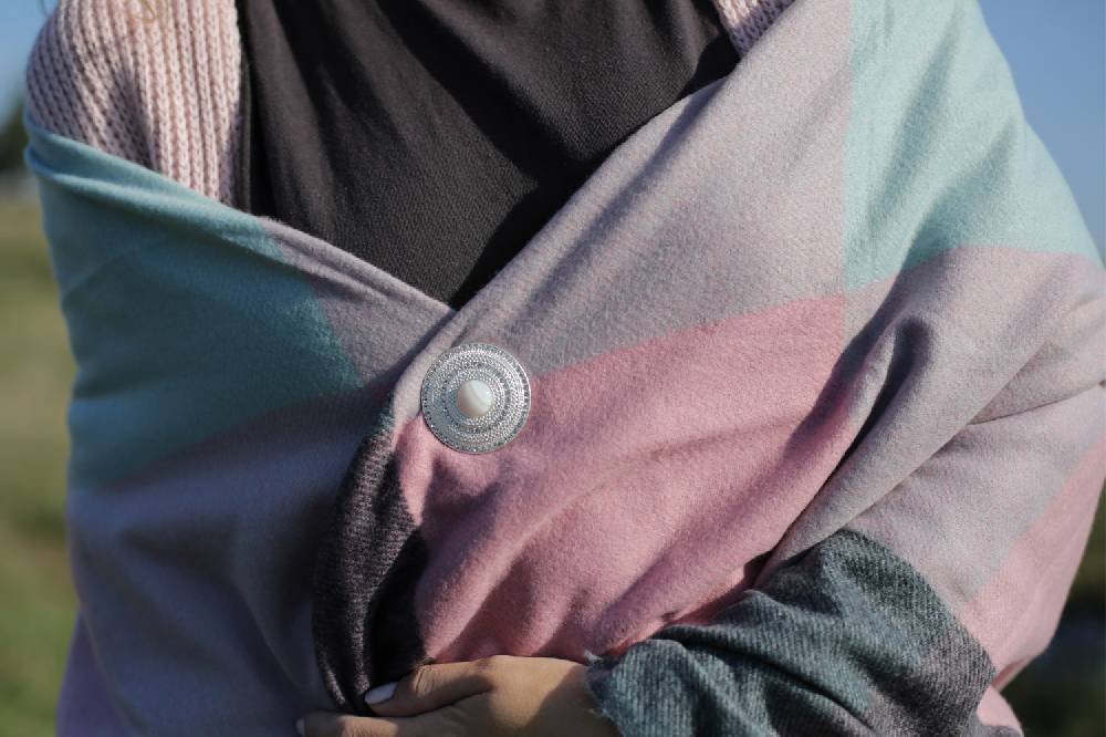Stylebreaker Runde Magnet Brosche mit großer Perle und Strass Preisnachlass