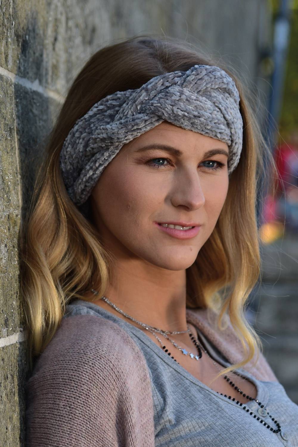 Stylebreaker Geflochtenes Strick Stirnband Chenille Optik im Angebot