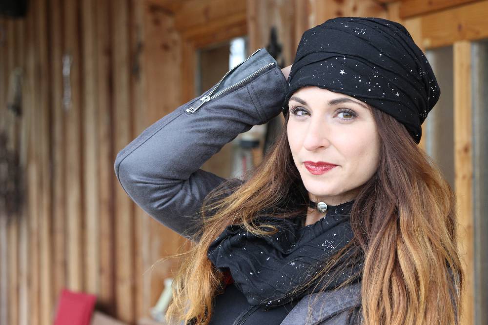 Stylebreaker Loop mit Metall Splashes Pailletten und Sternen Neueste Mode