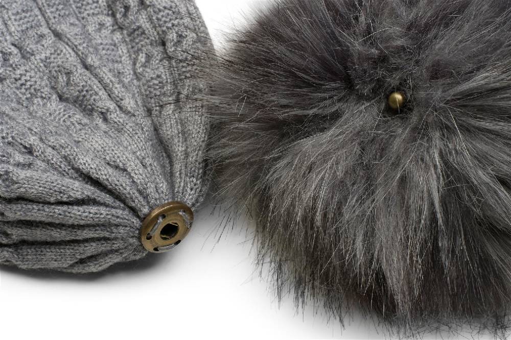 Stylebreaker Feinstrick Bommelmütze mit Strass Bis zu 55% Rabatt