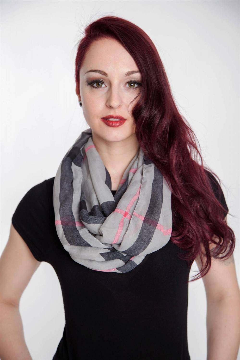Stylebreaker Seidiger Loop mit Karo Muster zollfrei